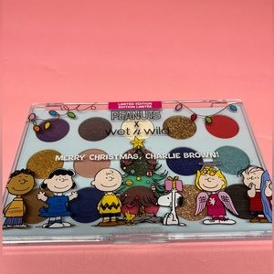 Wet and wild “ merry Christmas Charlie Brown” eyeshadow palette